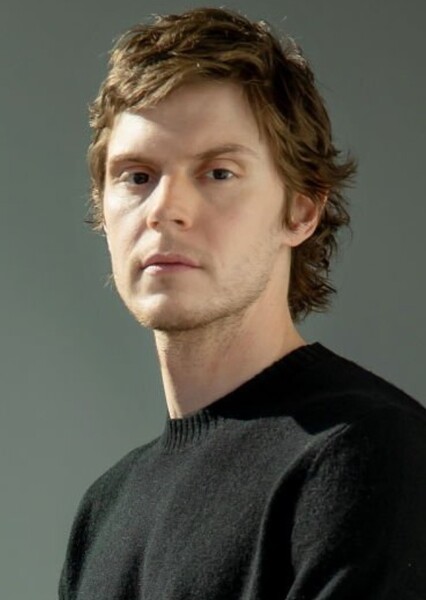 Evan Peters