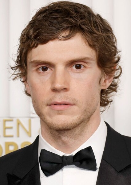 Evan Peters photo