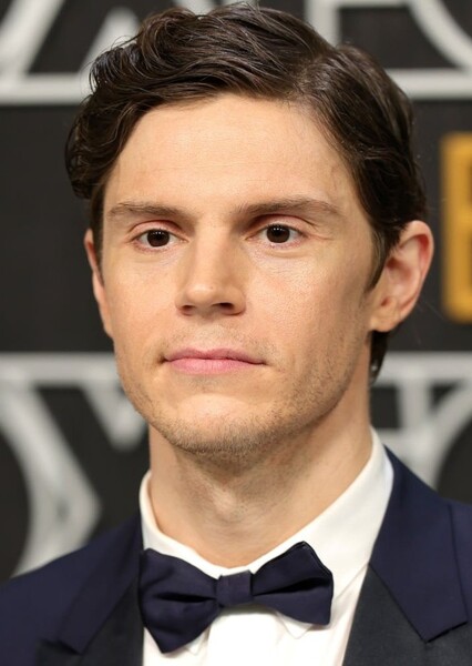 Evan Peters photo
