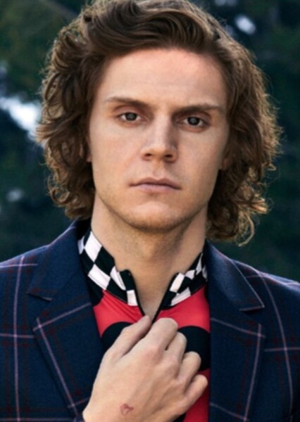 Evan Peters
