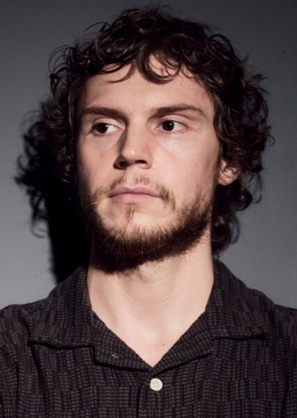 Evan Peters