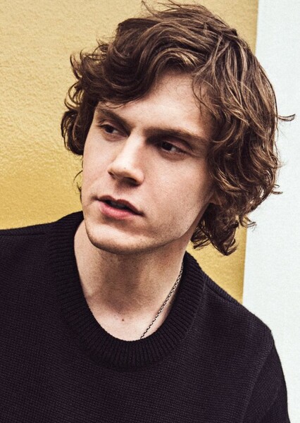 Evan Peters