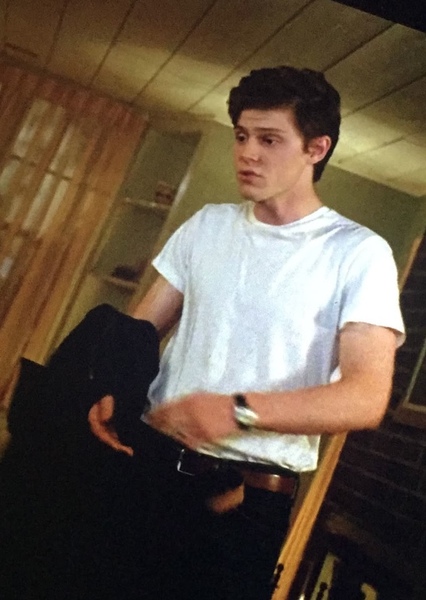 Evan Peters photo