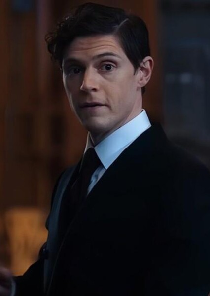 Evan Peters
