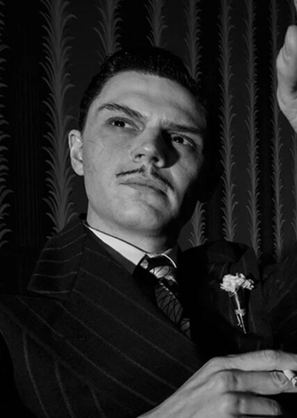 Evan Peters photo