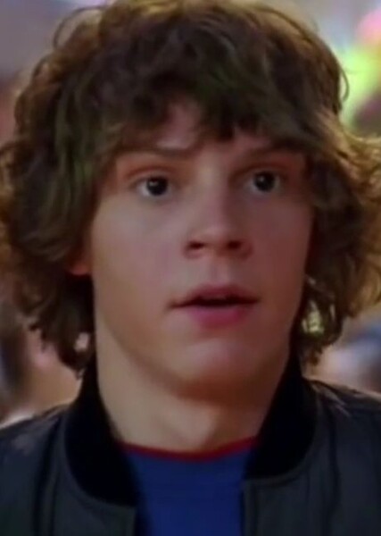 Evan Peters