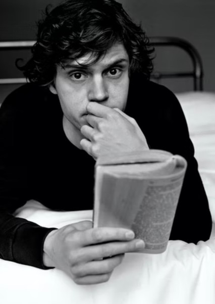 Evan Peters