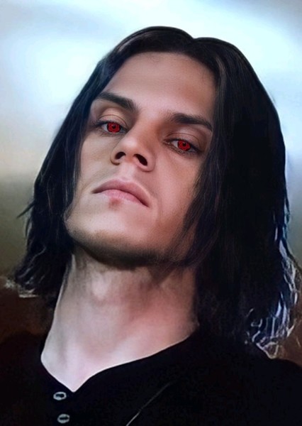 Evan Peters photo