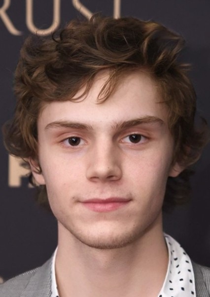 Evan Peters photo
