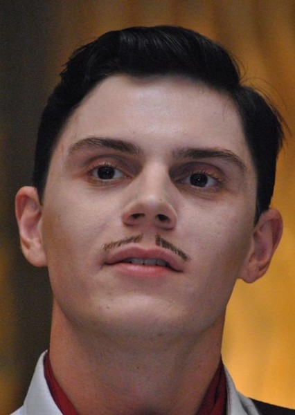 Evan Peters photo