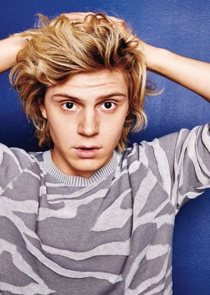 Evan Peters photo