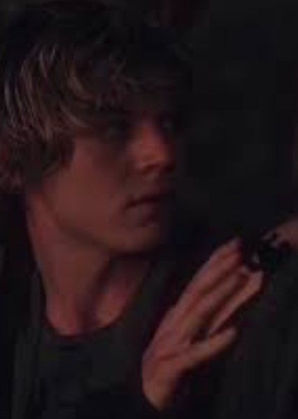 Evan Peters photo