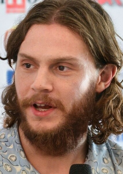 Evan Peters photo