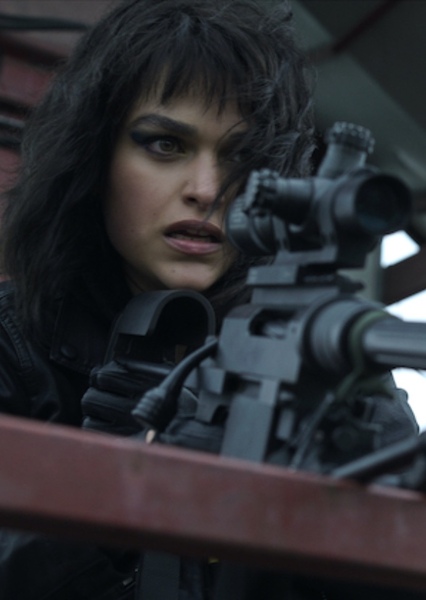Eve Harlow photo