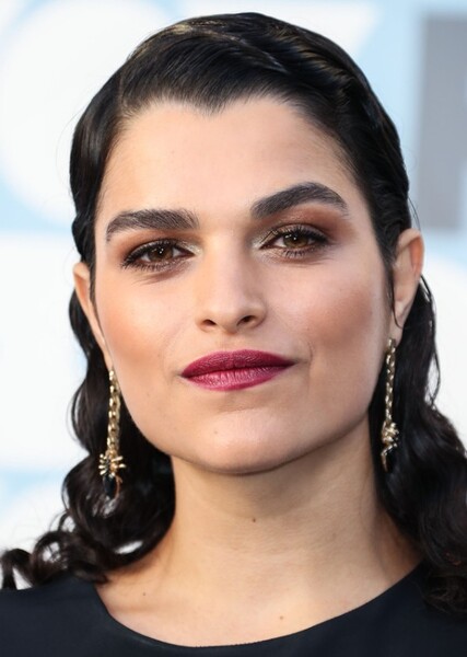 Eve Harlow photo