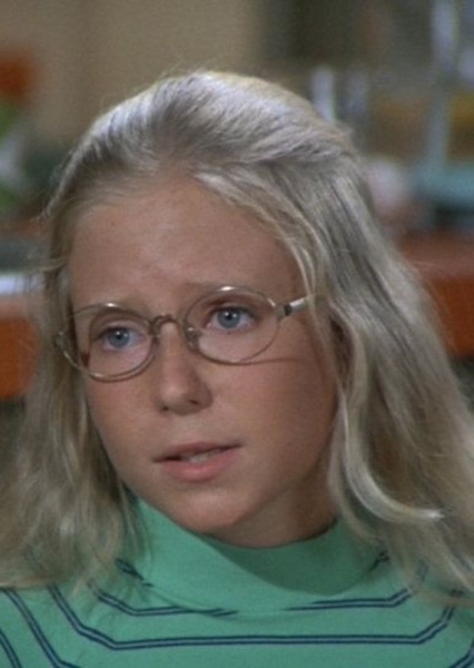 Eve Plumb photo