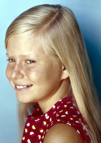 Eve Plumb photo