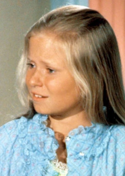 Eve Plumb photo