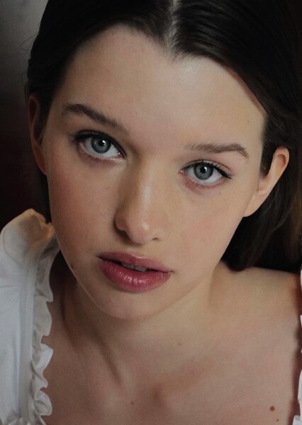 Ever Anderson photo