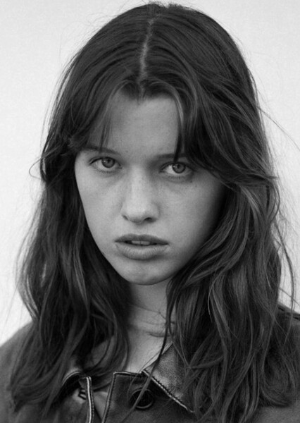 Ever Anderson photo