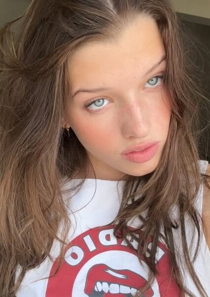 Ever Anderson photo