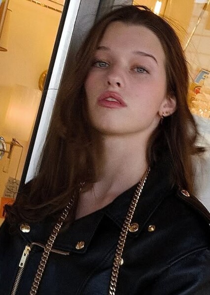 Ever Anderson photo