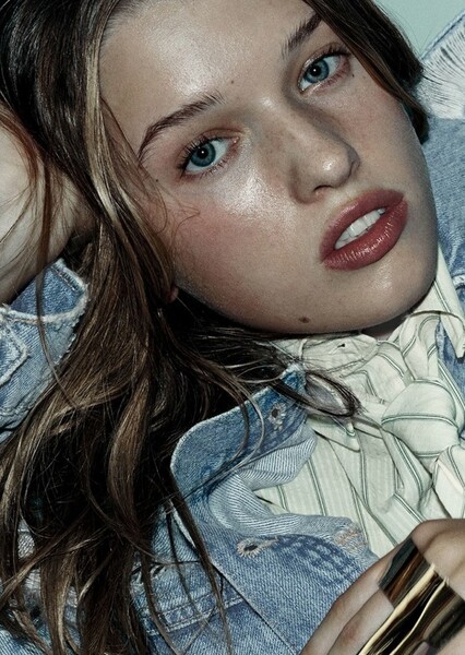 Ever Anderson photo