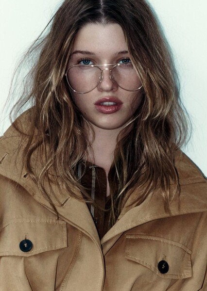 Ever Anderson photo