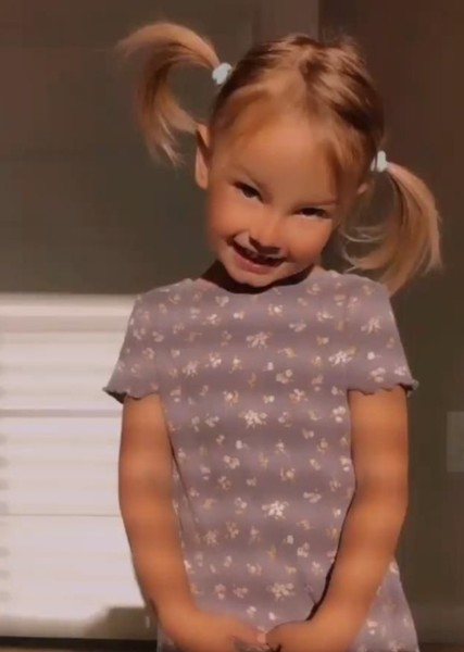 Everleigh Isabella Dawn photo