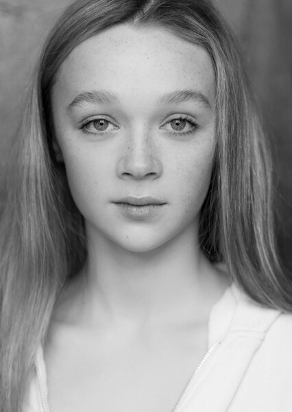 Evie Allen photo
