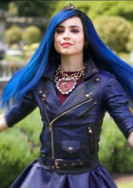 Evie (Descendants) photo