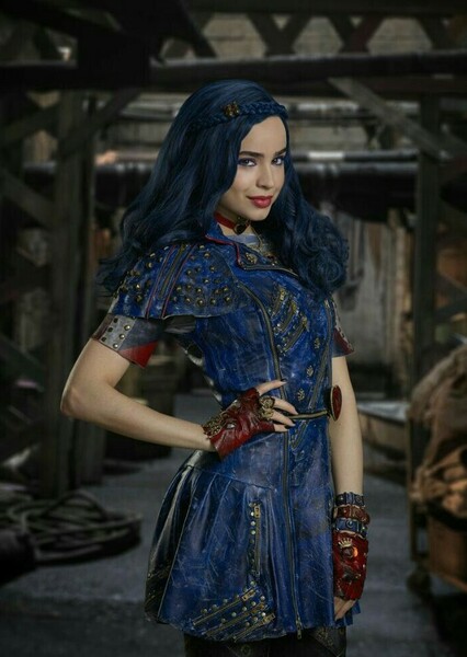 Evie (Descendants) photo