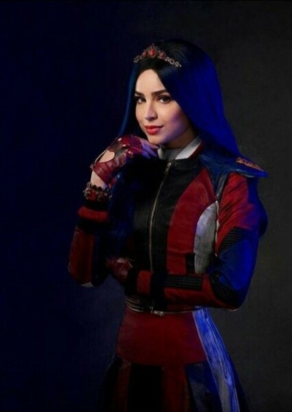 Evie (Descendants) photo