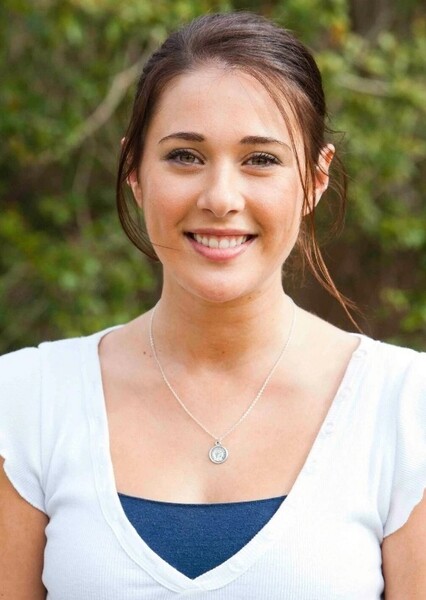Evie McLaren (Mako Mermaids)