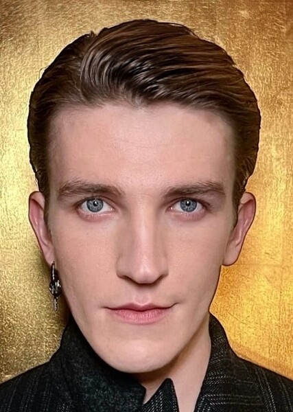 Ewan Mitchell