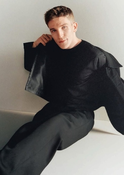 Ewan Mitchell