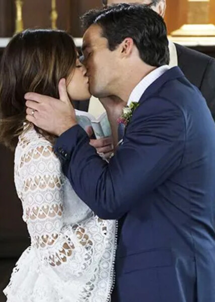 Ezra and Aria photo