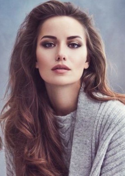 Fahriye Evcen photo