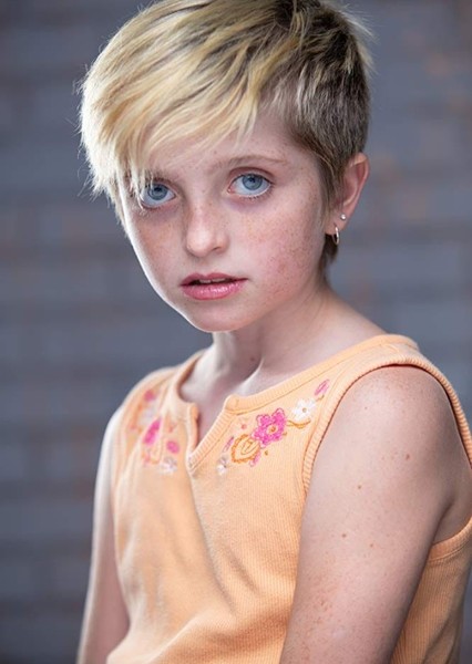 Farrah Mackenzie photo