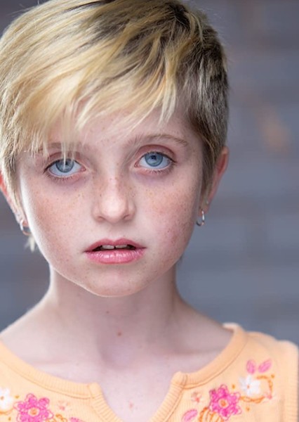 Farrah Mackenzie photo