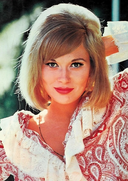 Faye Dunaway