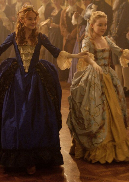 Felicity Merriman and Elizabeth Cole photo