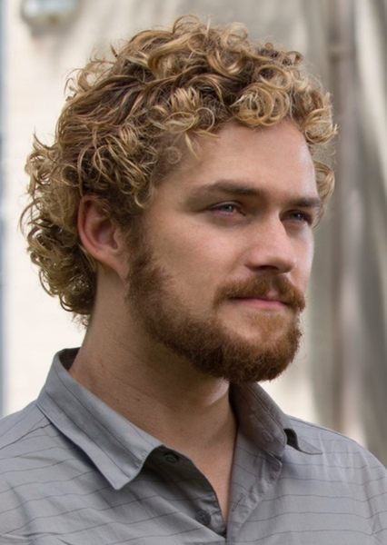Finn Jones photo
