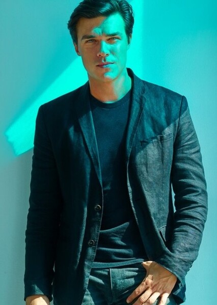 Finn Wittrock photo