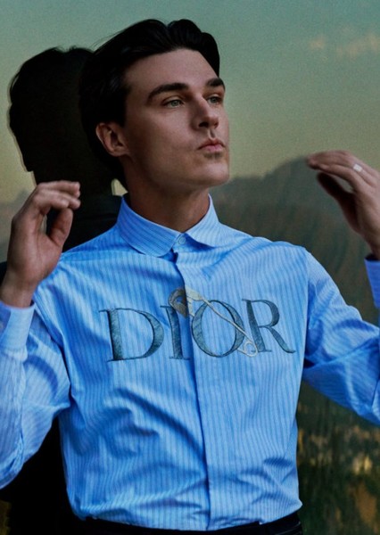 Finn Wittrock photo