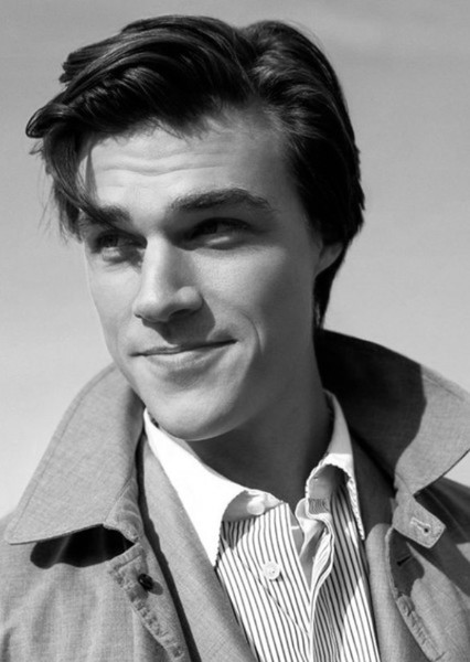Finn Wittrock photo