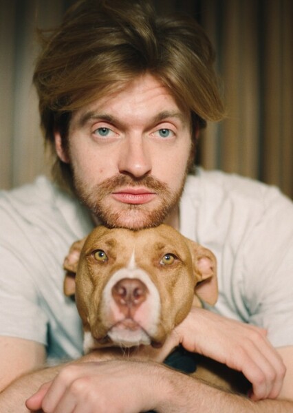FINNEAS photo