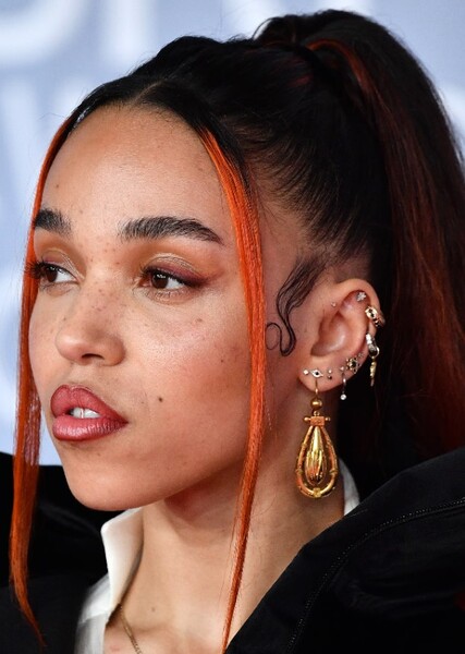 FKA twigs photo