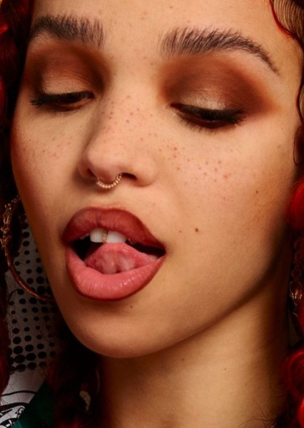 FKA twigs photo