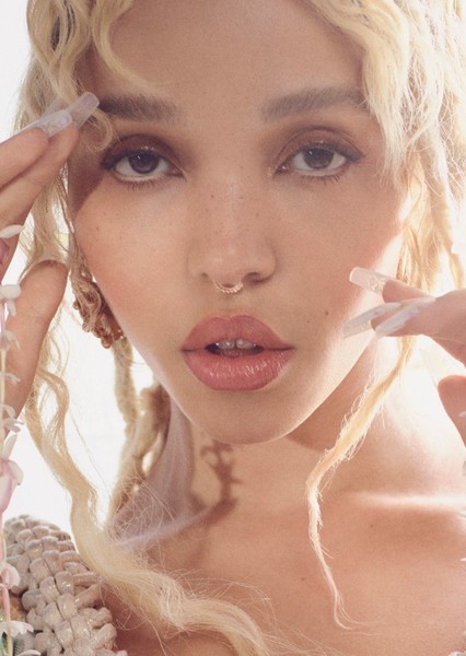 FKA twigs photo